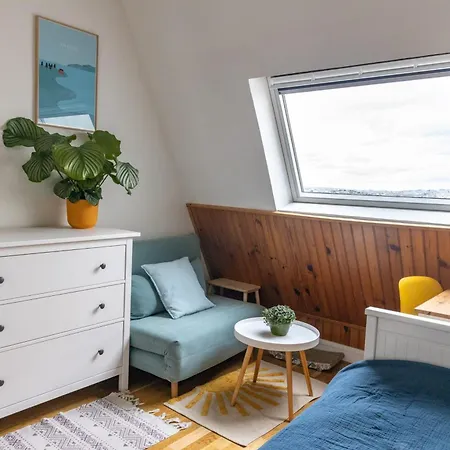 Апартаменты Pretty Cocoon With Unobstructed View Of Париж